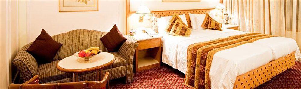 Regent Hotel Andheri Mumbai Bagian luar foto