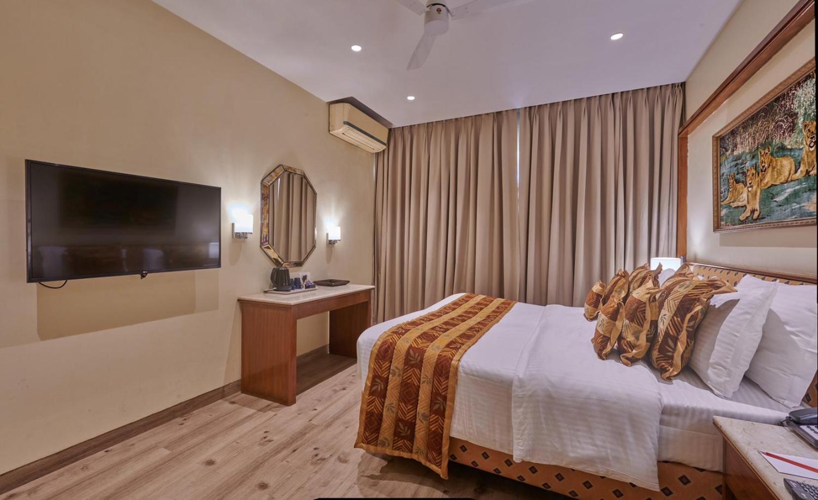 Regent Hotel Andheri Mumbai Bagian luar foto