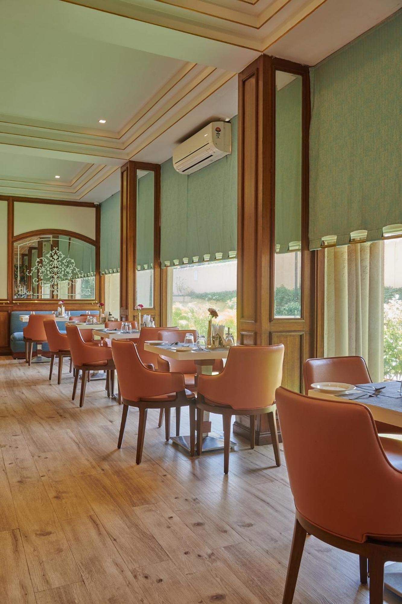 Regent Hotel Andheri Mumbai Bagian luar foto