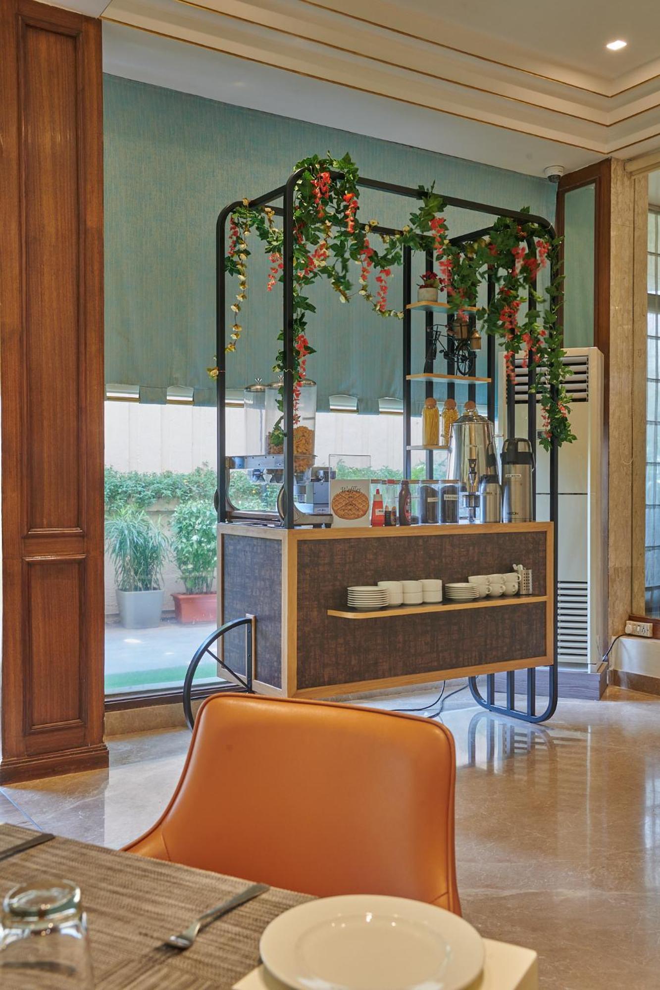 Regent Hotel Andheri Mumbai Bagian luar foto