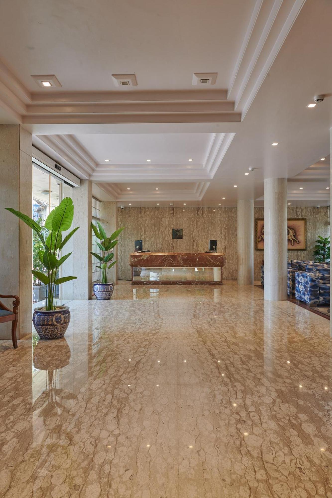 Regent Hotel Andheri Mumbai Bagian luar foto