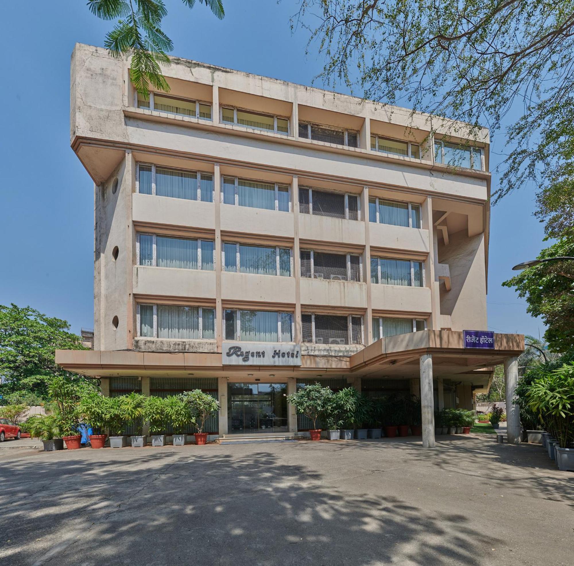 Regent Hotel Andheri Mumbai Bagian luar foto